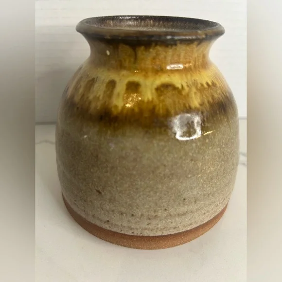 Rustic Brown and Cream Handcrafted pottery signed by artist - Picture 1 of 4